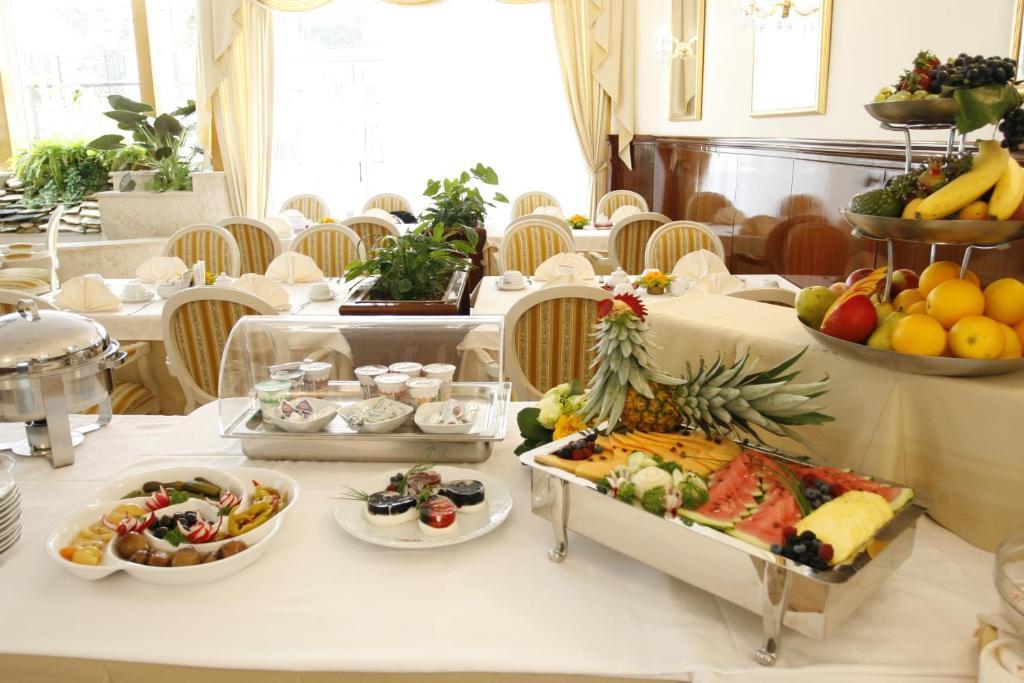 Hotel Mozart Опатия Стая снимка